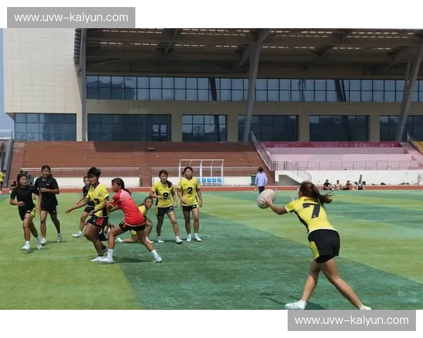 冲刺绿茵·无限可能——橄榄球夏令营,让孩子在汗水中成长 冲刺绿茵·无限可能——橄榄球夏令营,让孩子在汗水中成长